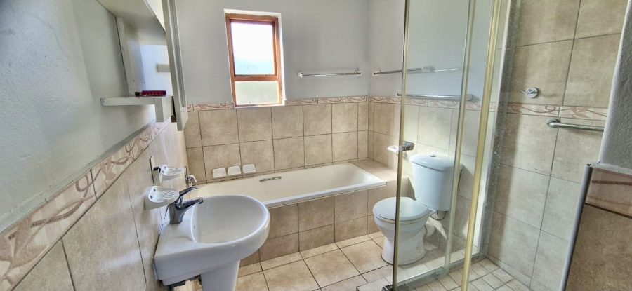 4 Bedroom Property for Sale in Windsor Park Eastern Cape